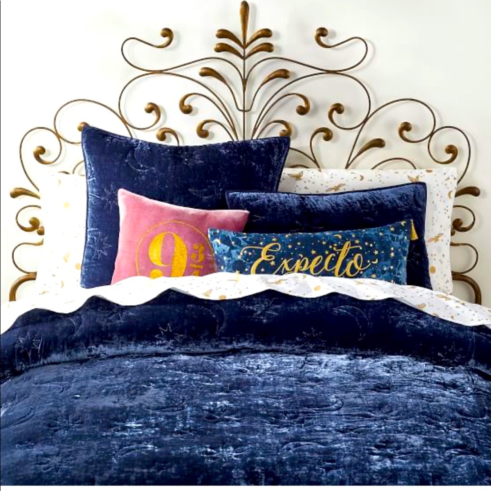 Harry Potter Magical Velvet Navy Quilt & Euro Shams by Pottery Barn Teen 🌟🌟🌟